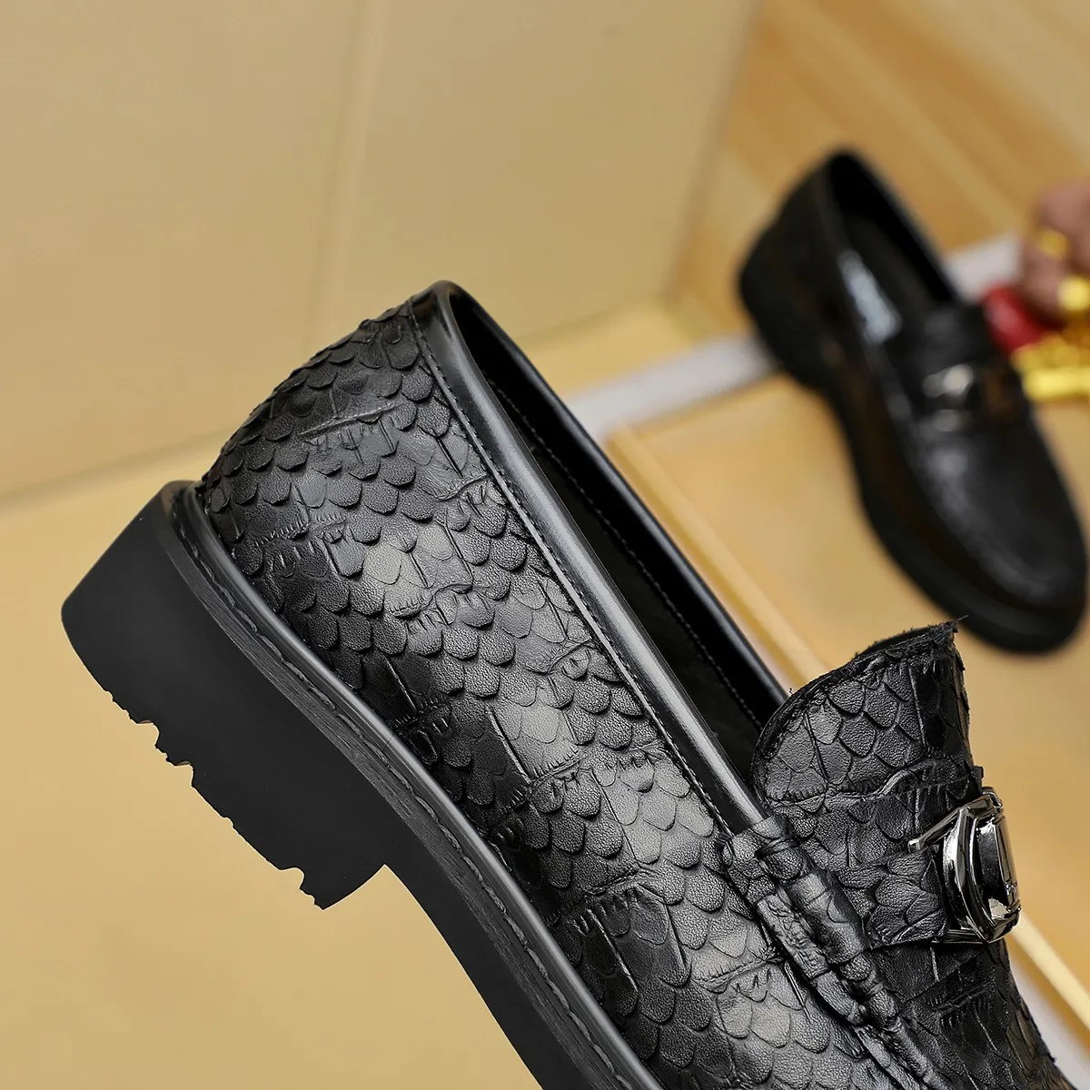 Men's shoes 💰500 Ferragamo [Ferragamo] top imported suit men's shoes 💯Original copy of the official website, product materials: selected imported embossed calfskin + luxury hardware buckle accessories ~ imported water-dyed cow 🐂 leather lining. Strong three-dimensional visual effect, original combination outsole, multiple colors available😘 Size: 38-44 (.45.46. Customized)